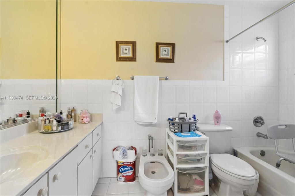 Real estate property located at 8798 111th Ter, Miami-dade, Richards Homes, Hialeah Gardens, FL
