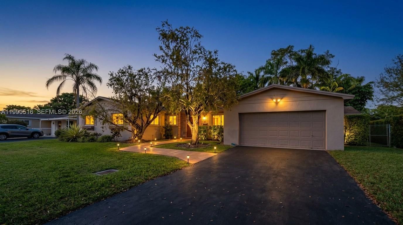 Real estate property located at 10020 102nd Ave Rd, Miami-dade, Kendale Sec 4, Miami, FL