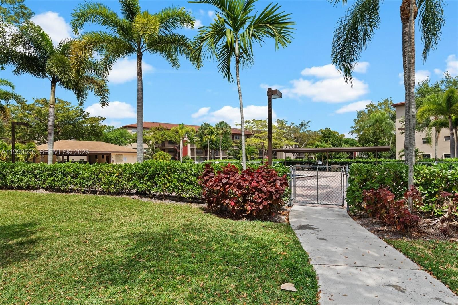 Real estate property located at 1000 125th Ave #102N, Broward, Cambridge At Century Vill, Pembroke Pines, FL