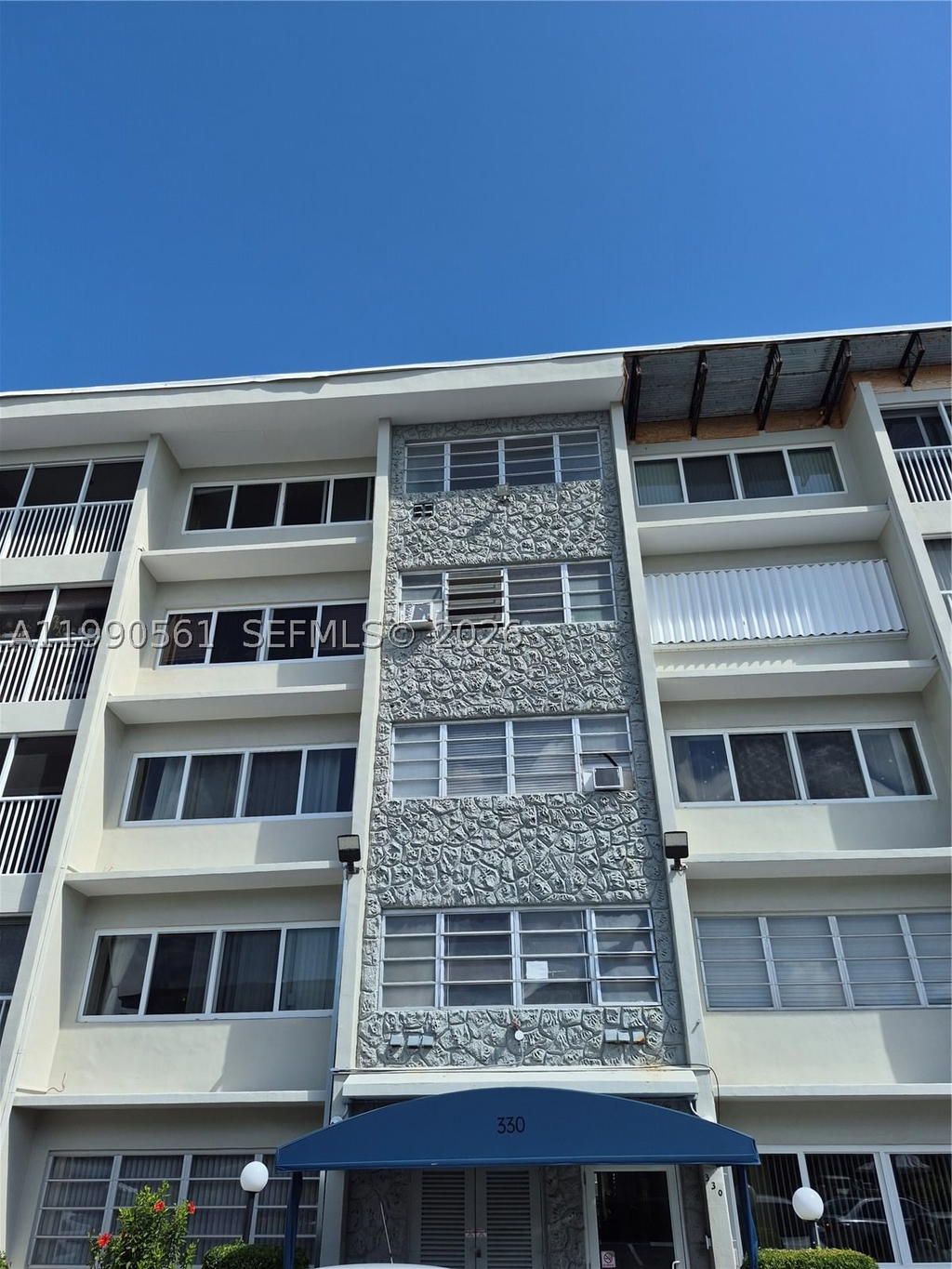 Real estate property located at 330 2nd St #202E, Broward, Third Gulfstream Garden, Hallandale Beach, FL