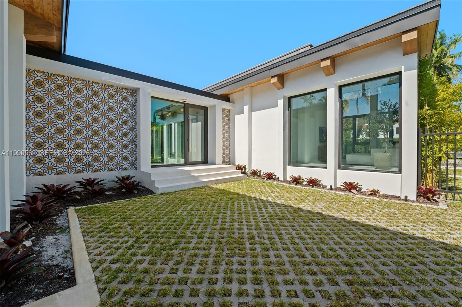 Real estate property located at 6716 San Vicente St, Miami-dade, C Gab Riviera Sec 11 Rev, Coral Gables, FL