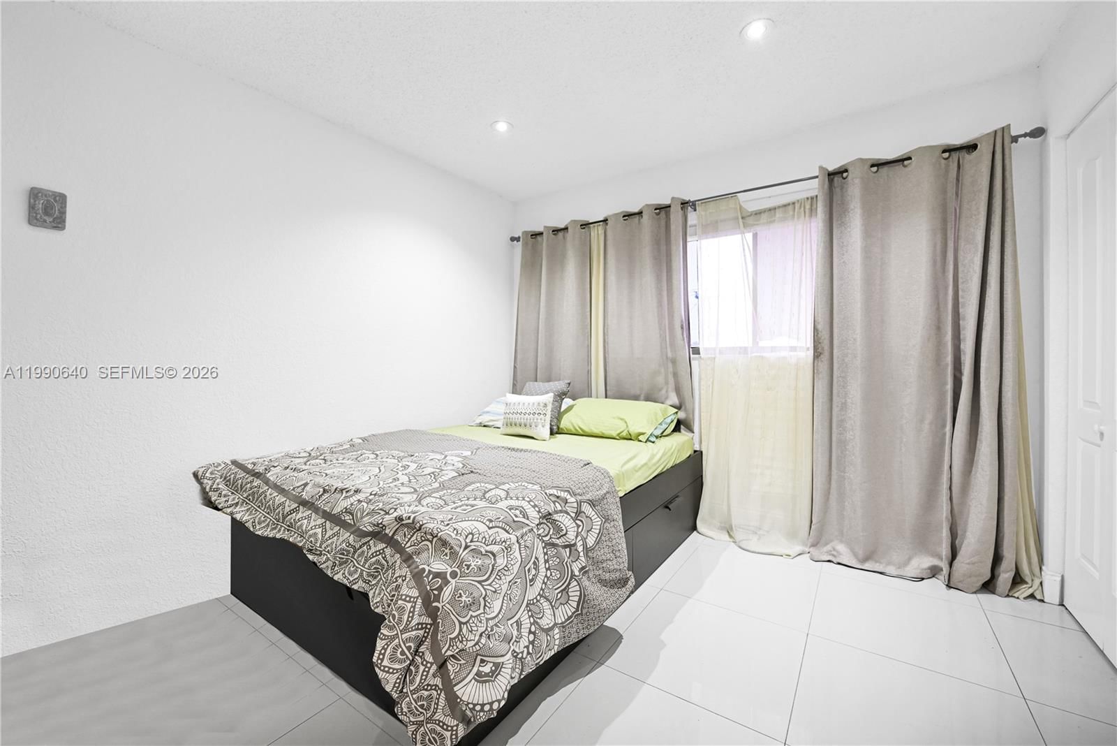 Real estate property located at , Miami-dade, Villas Andalucia Condo, Hialeah, FL