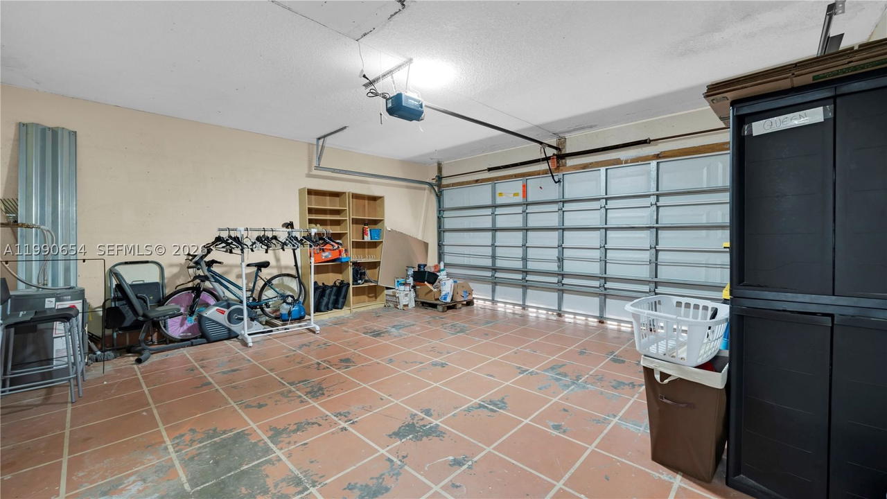 Real estate property located at 10500 159th Ct, Miami-dade, Oakwood At The Hammocks, Miami, FL