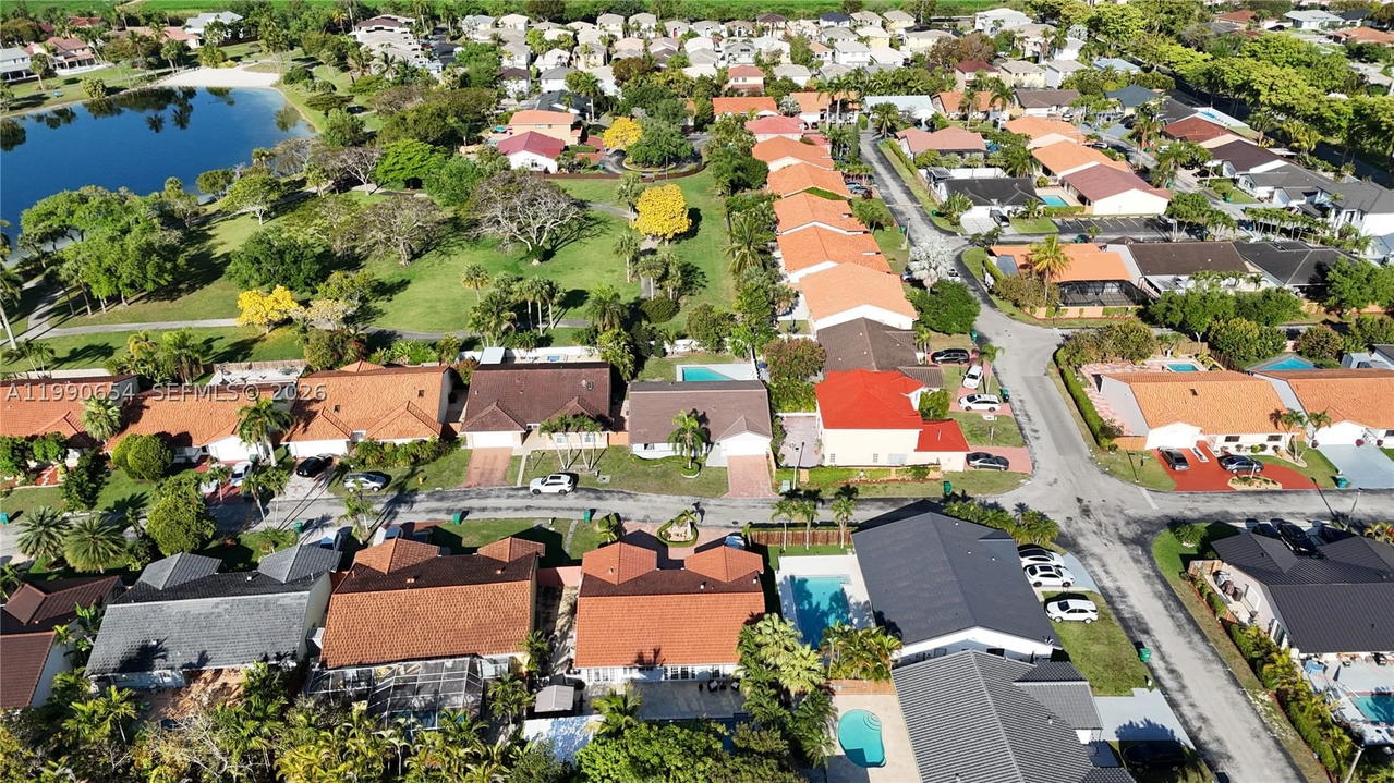 Real estate property located at 10500 159th Ct, Miami-dade, Oakwood At The Hammocks, Miami, FL