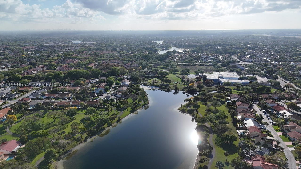 Real estate property located at 10500 159th Ct, Miami-dade, Oakwood At The Hammocks, Miami, FL