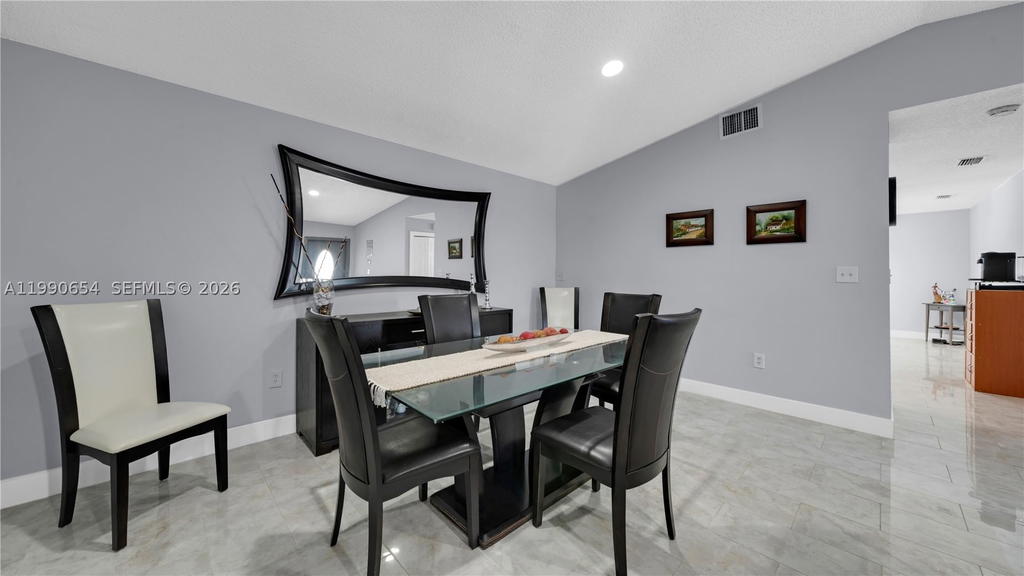 Real estate property located at 10500 159th Ct, Miami-dade, Oakwood At The Hammocks, Miami, FL
