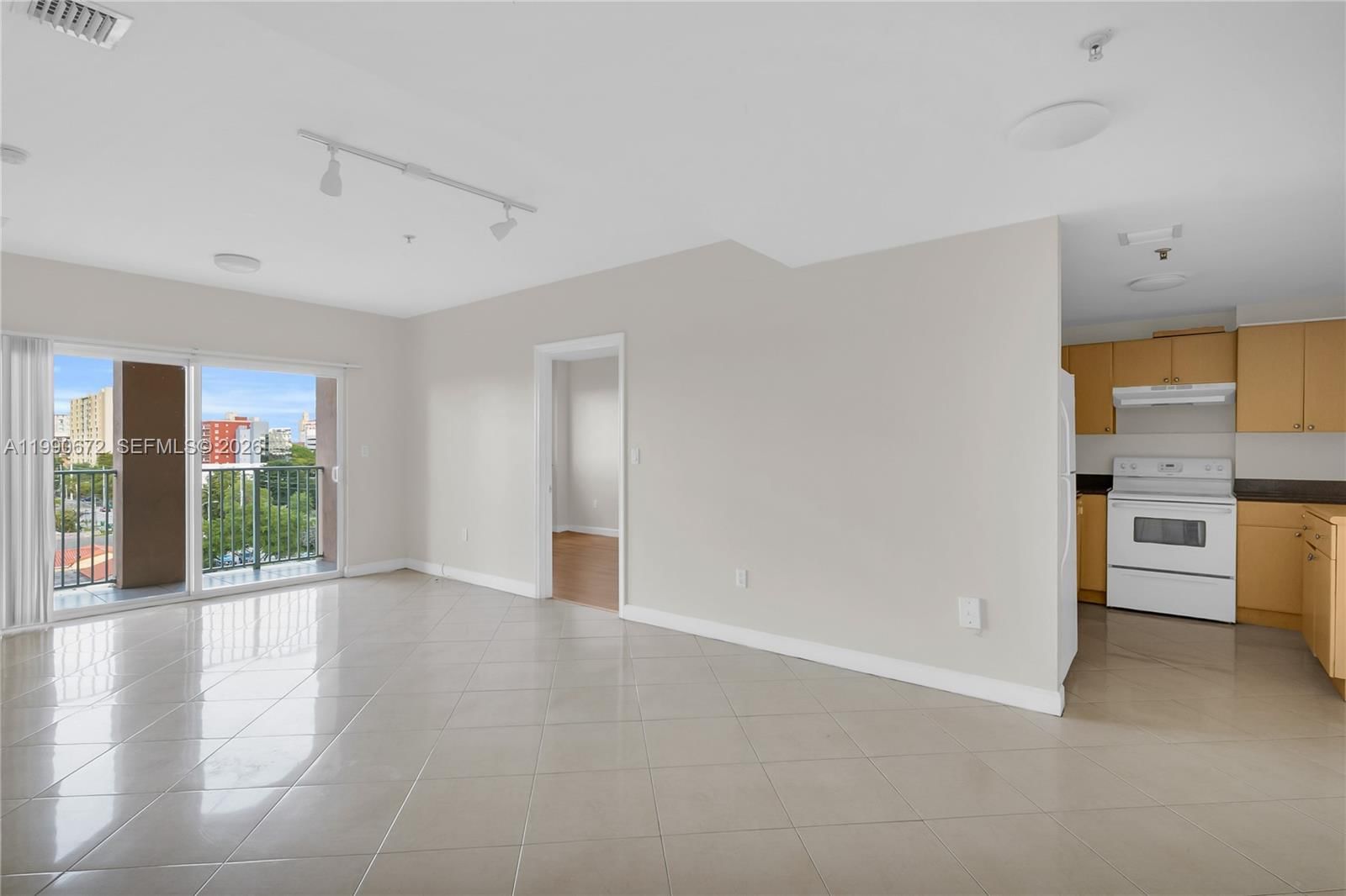 Real estate property located at 2280 32nd Ave #505, Miami-dade, Shamrock By The Gables Co, Miami, FL