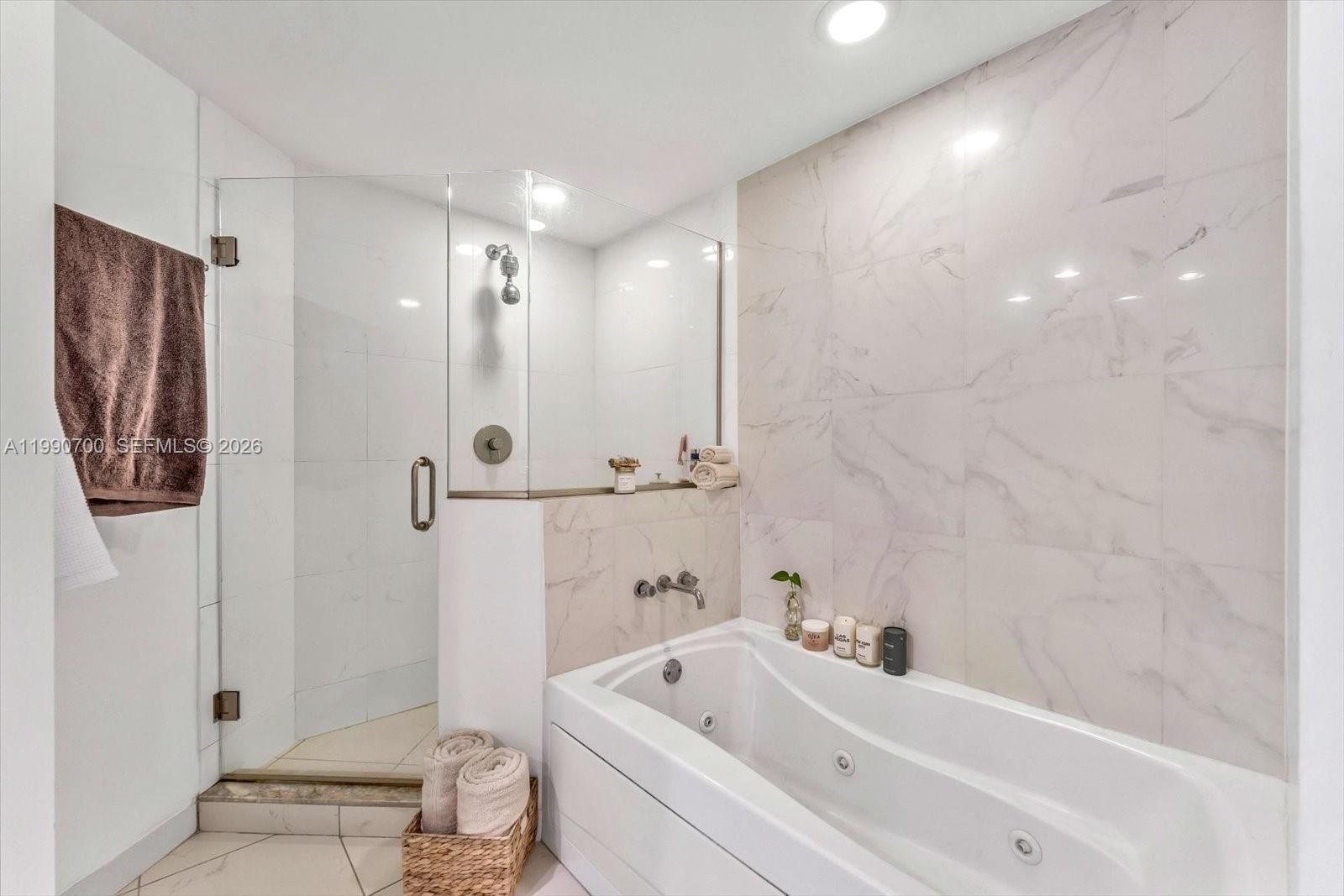 Real estate property located at 500 Brickell Ave #1810, Miami-dade, 500 Brickell East Condo, Miami, FL