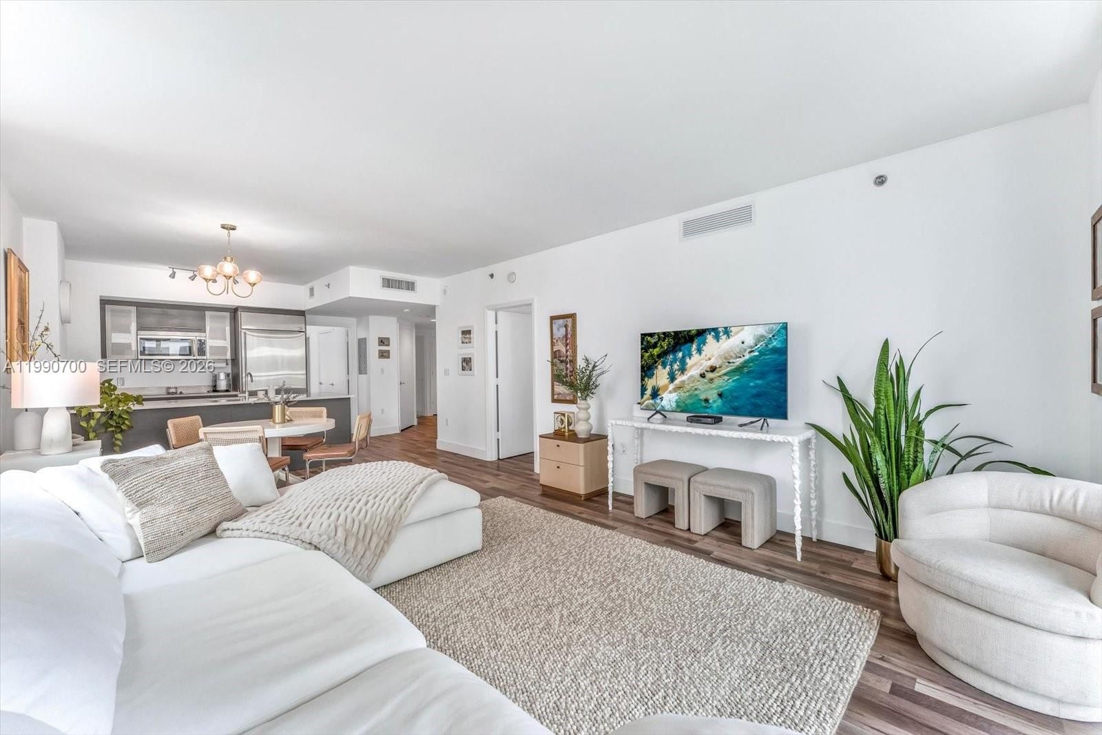 Real estate property located at 500 Brickell Ave #1810, Miami-dade, 500 Brickell East Condo, Miami, FL