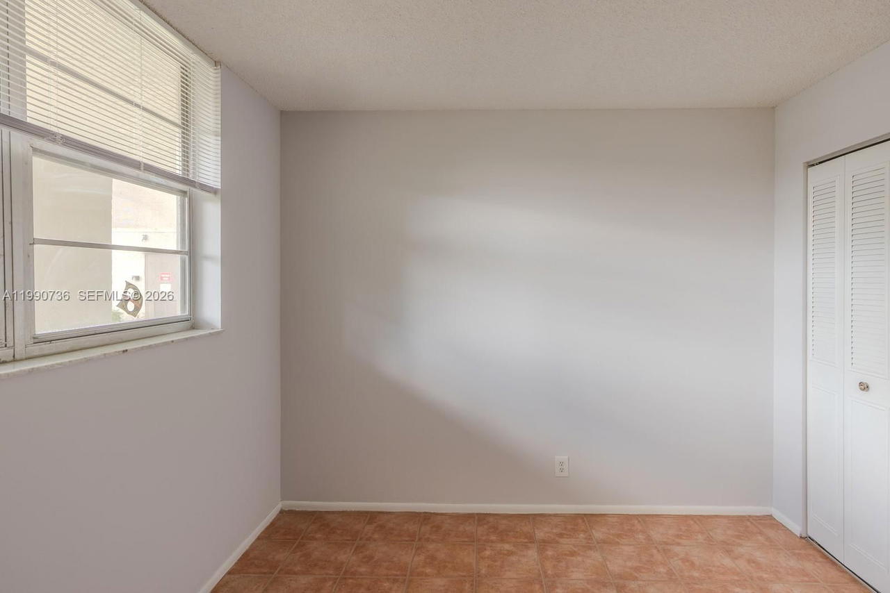 Real estate property located at 9325 Lagoon Pl #105, Broward, Poinciana 9 Pine Island R, Davie, FL