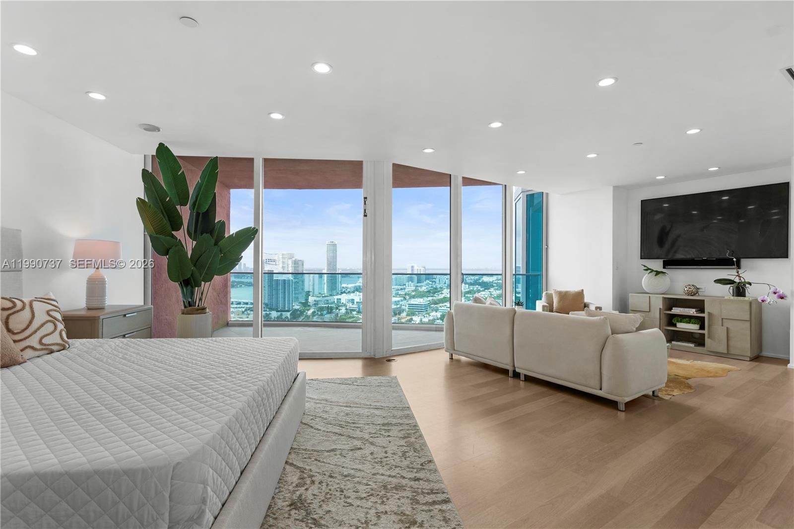Real estate property located at 300 Pointe Dr #3405, Miami-dade, Portofino Tower Condo, Miami Beach, FL