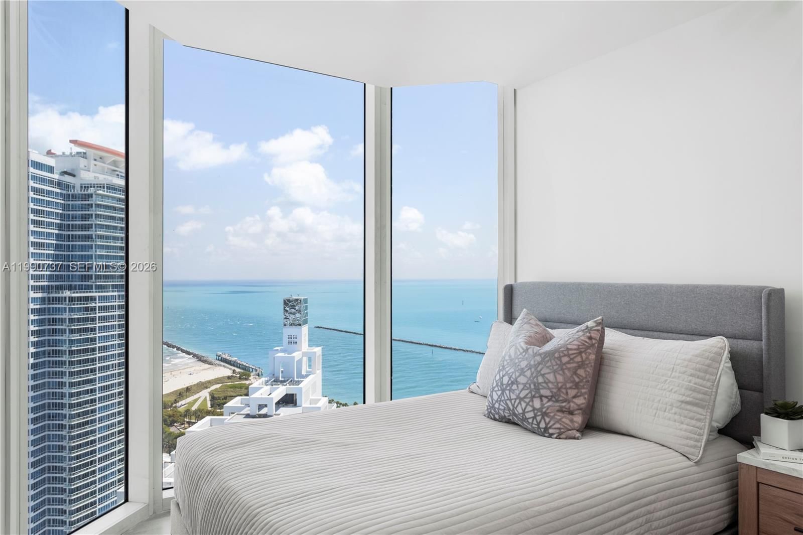 Real estate property located at 300 Pointe Dr #3405, Miami-dade, Portofino Tower Condo, Miami Beach, FL