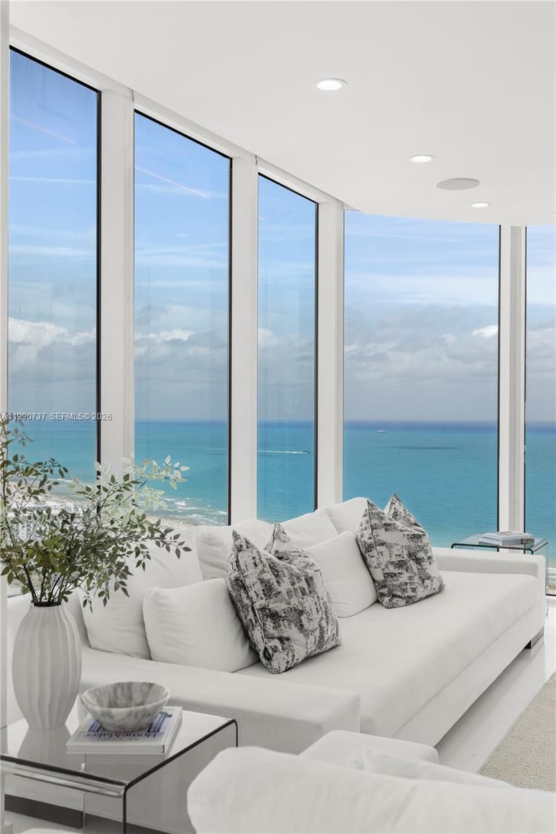 Real estate property located at 300 Pointe Dr #3405, Miami-dade, Portofino Tower Condo, Miami Beach, FL