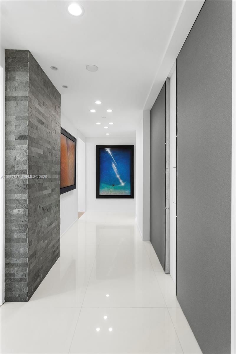 Real estate property located at 300 Pointe Dr #3405, Miami-dade, Portofino Tower Condo, Miami Beach, FL