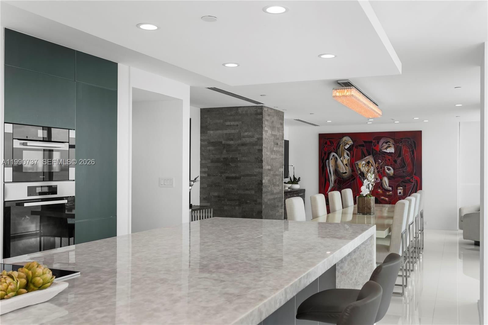 Real estate property located at 300 Pointe Dr #3405, Miami-dade, Portofino Tower Condo, Miami Beach, FL