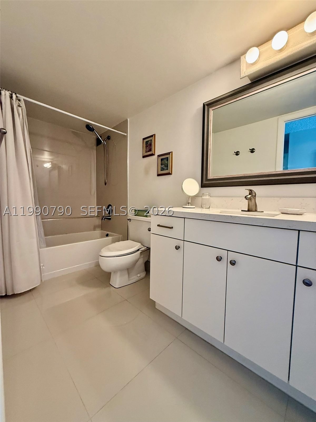 Real estate property located at 200 Leslie Dr #425, Broward, 200 Leslie Condo, Hallandale Beach, FL