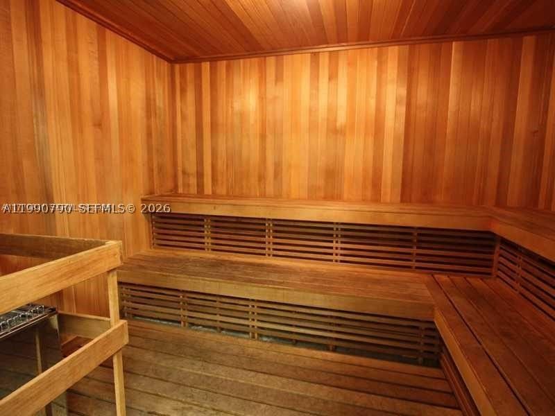 Real estate property located at 200 Leslie Dr #425, Broward, 200 Leslie Condo, Hallandale Beach, FL