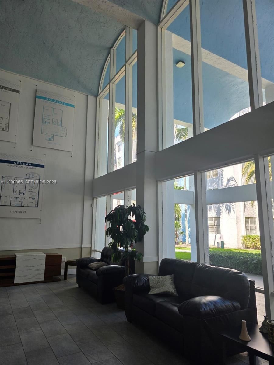 Real estate property located at 486 165th St Rd B-405, Miami-dade, Montecarlo Condo, Miami, FL