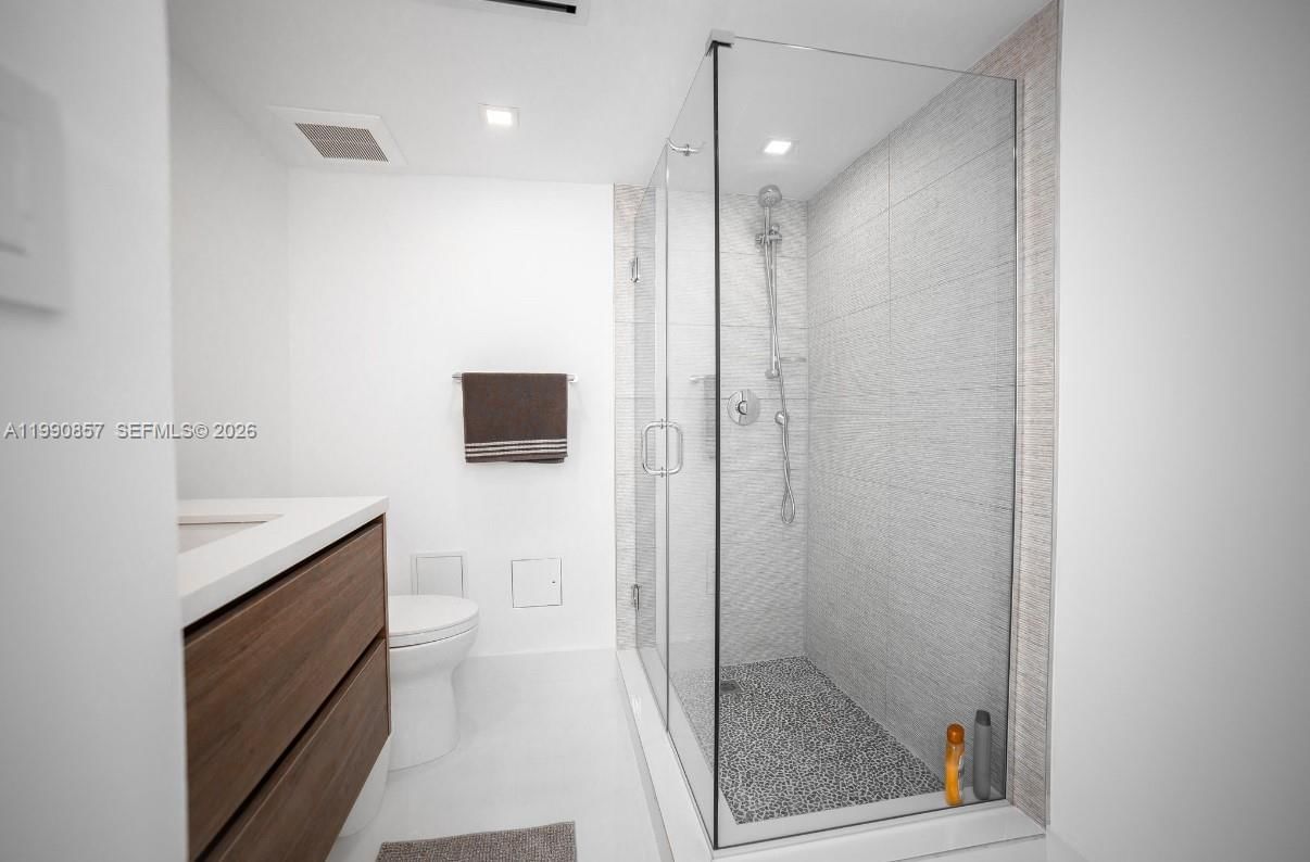 Real estate property located at 5600 Collins Ave #14K, Miami-dade, 5600 Condo, Miami Beach, FL