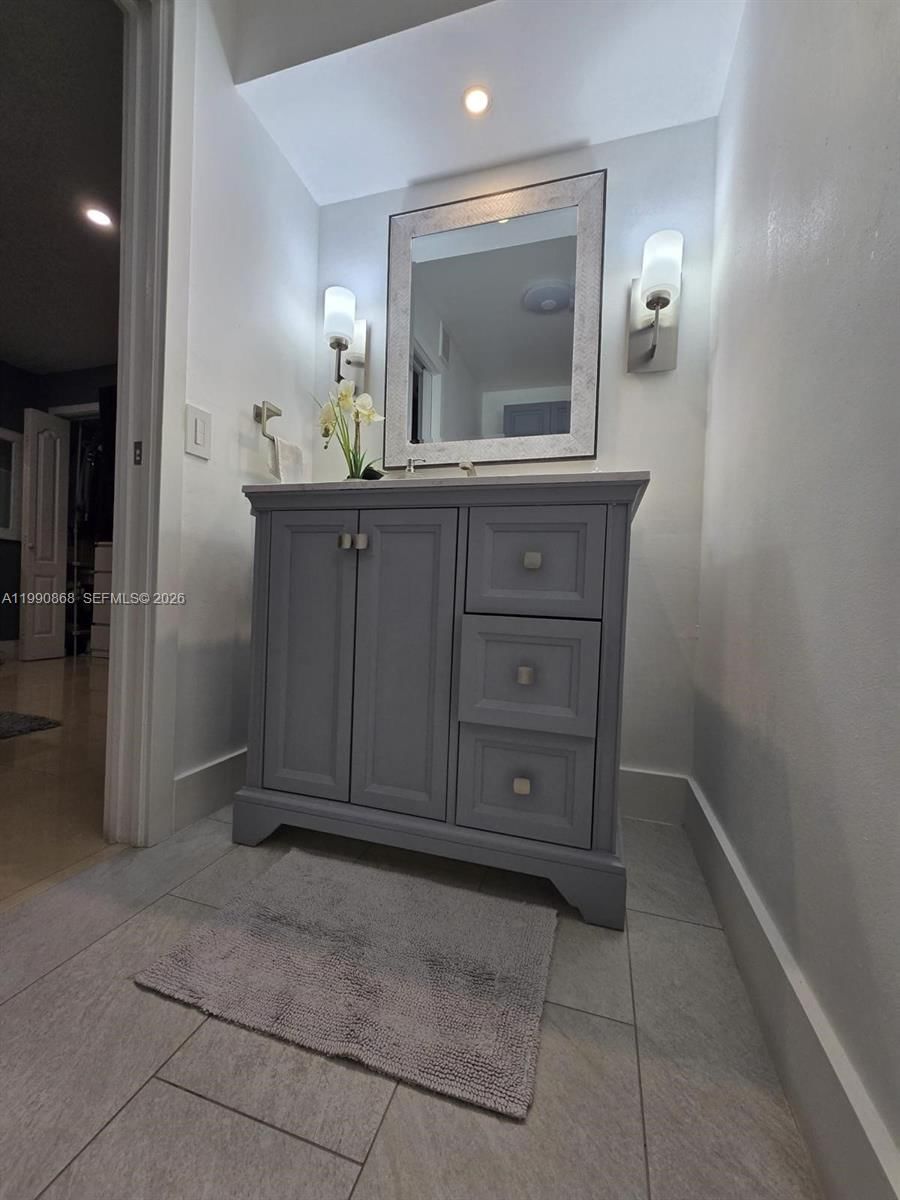 Real estate property located at 12610 11th Ter, Miami-dade, Imperial Villas At Imperi, Miami, FL