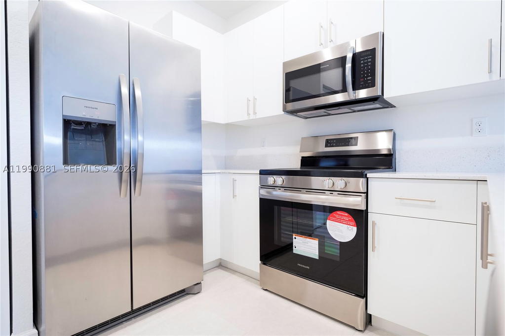 Real estate property located at 5514 27th St, Broward, Calcutta First Addition, Lauderhill, FL