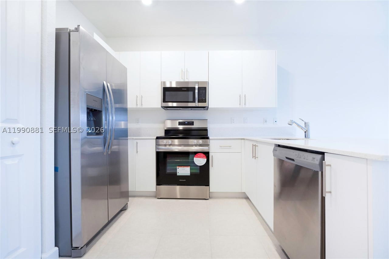Real estate property located at 5514 27th St, Broward, Calcutta First Addition, Lauderhill, FL
