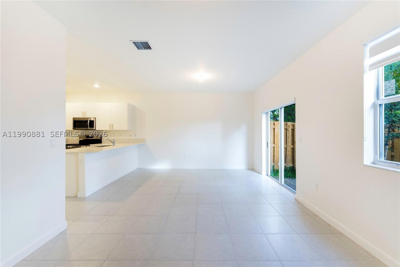 Real estate property located at 5514 27th St, Broward, Calcutta First Addition, Lauderhill, FL