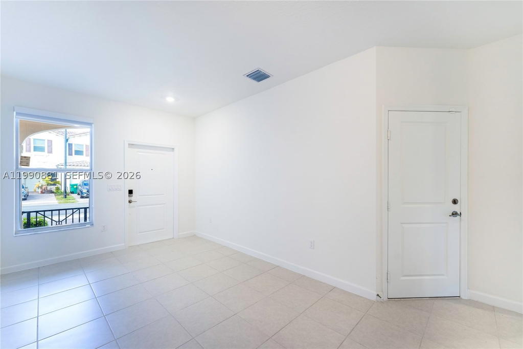 Real estate property located at 5514 27th St, Broward, Calcutta First Addition, Lauderhill, FL