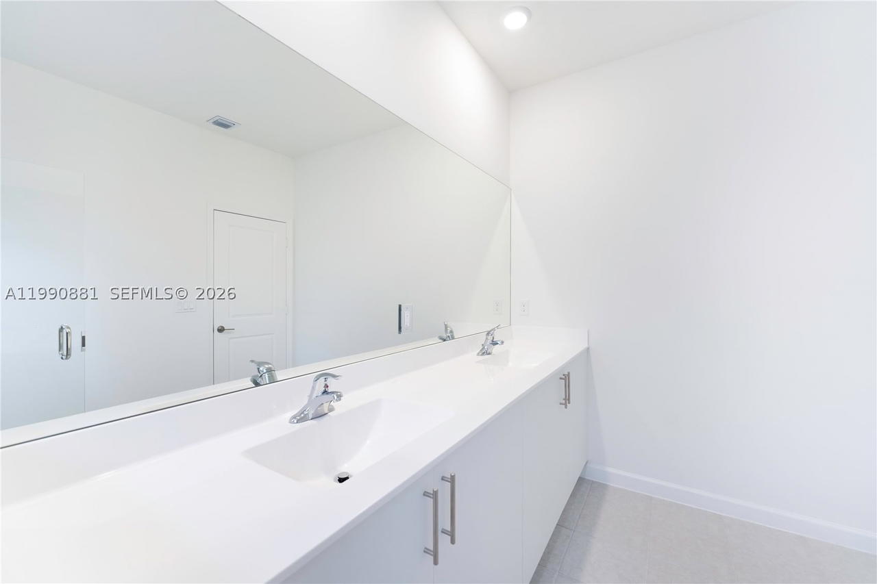 Real estate property located at 5514 27th St, Broward, Calcutta First Addition, Lauderhill, FL