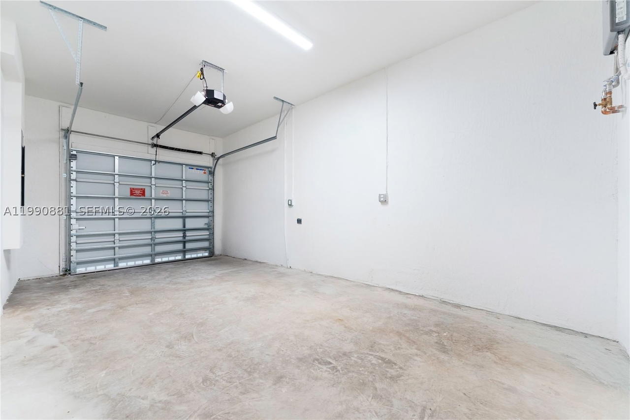 Real estate property located at 5514 27th St, Broward, Calcutta First Addition, Lauderhill, FL
