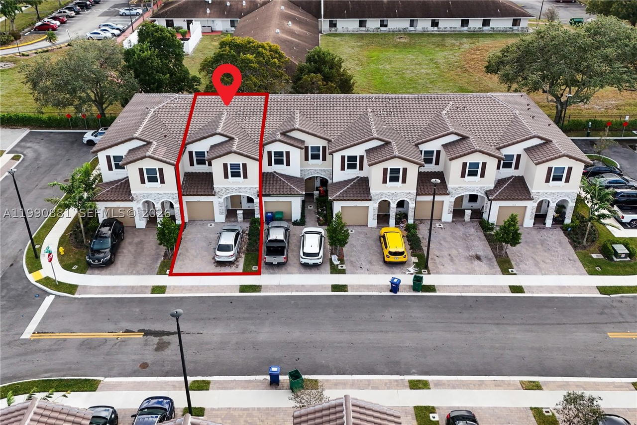 Real estate property located at 5514 27th St, Broward, Calcutta First Addition, Lauderhill, FL