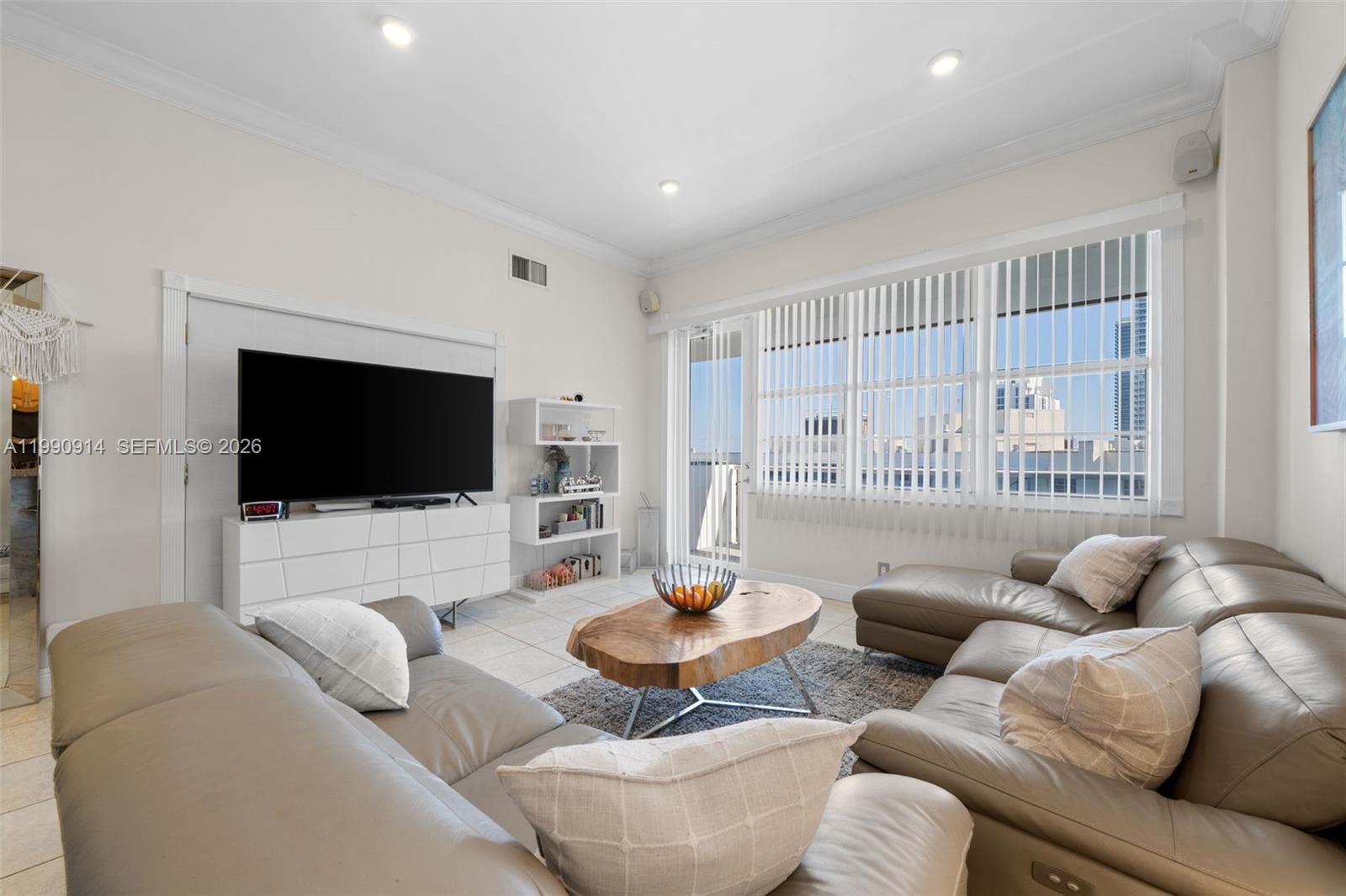 Real estate property located at 3725 Ocean Dr PH18, Broward, Sea Air Towers Condo, Hollywood, FL