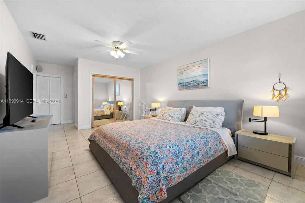 Real estate property located at 3725 Ocean Dr PH18, Broward, Sea Air Towers Condo, Hollywood, FL