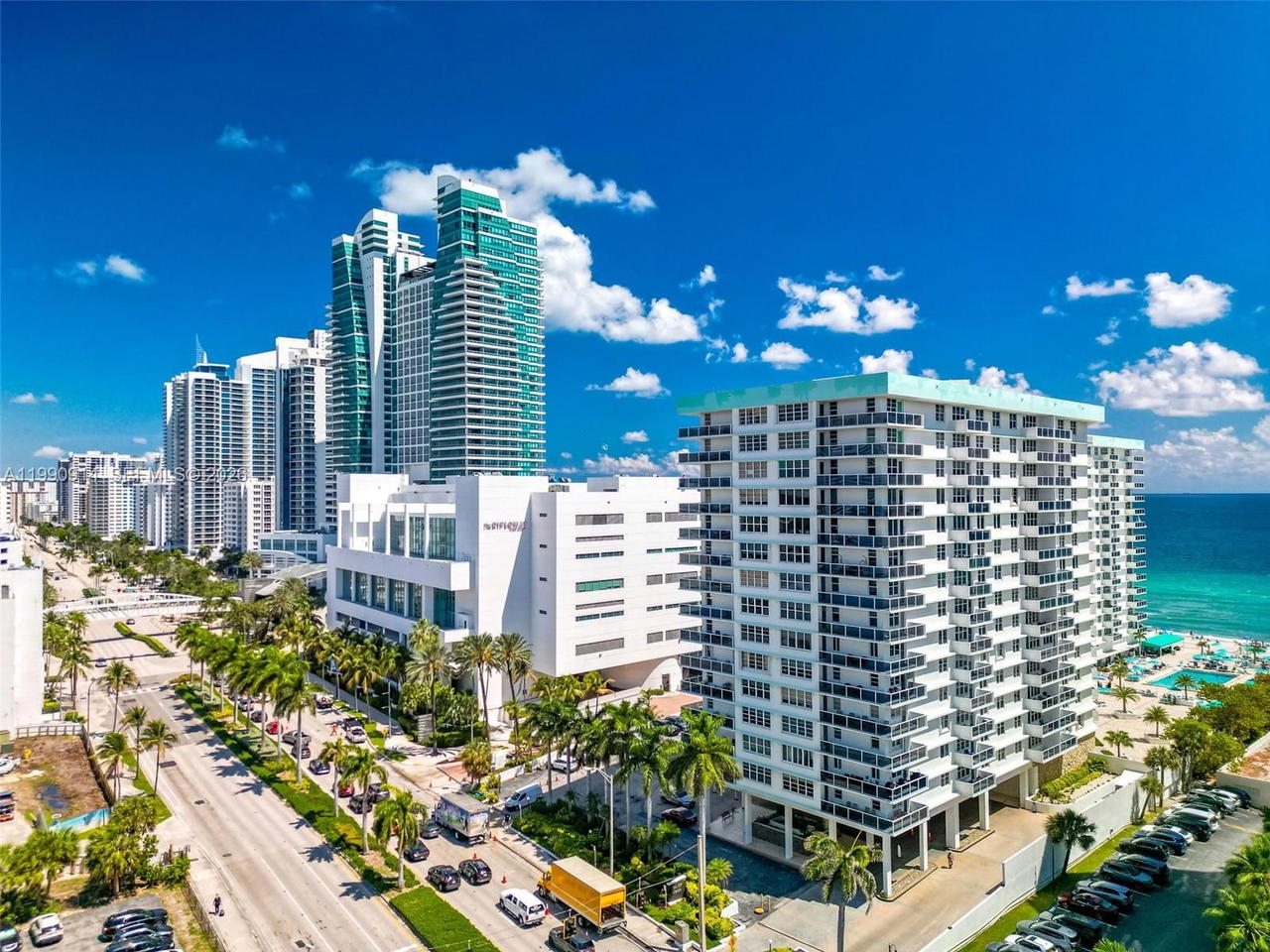 Real estate property located at 3725 Ocean Dr PH18, Broward, Sea Air Towers Condo, Hollywood, FL