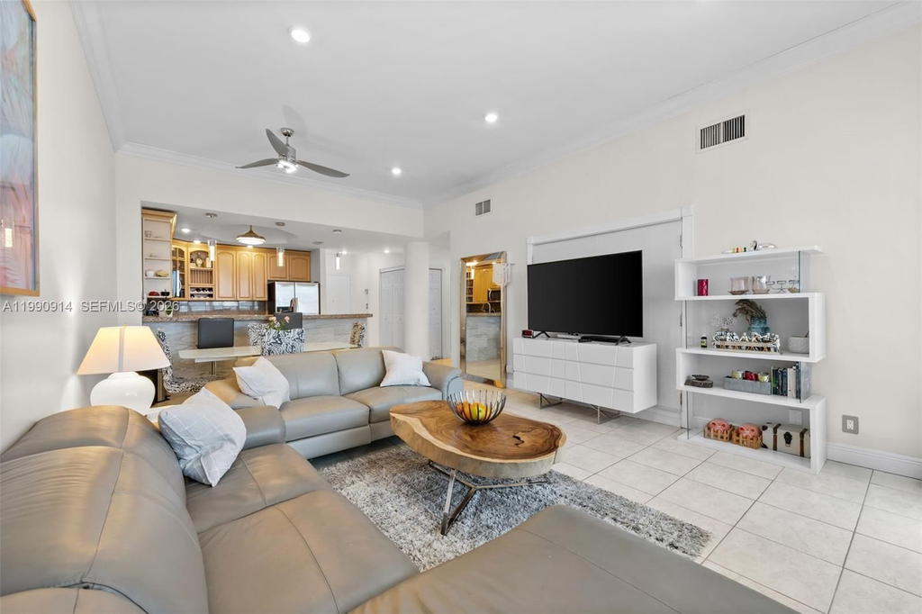 Real estate property located at 3725 Ocean Dr PH18, Broward, Sea Air Towers Condo, Hollywood, FL
