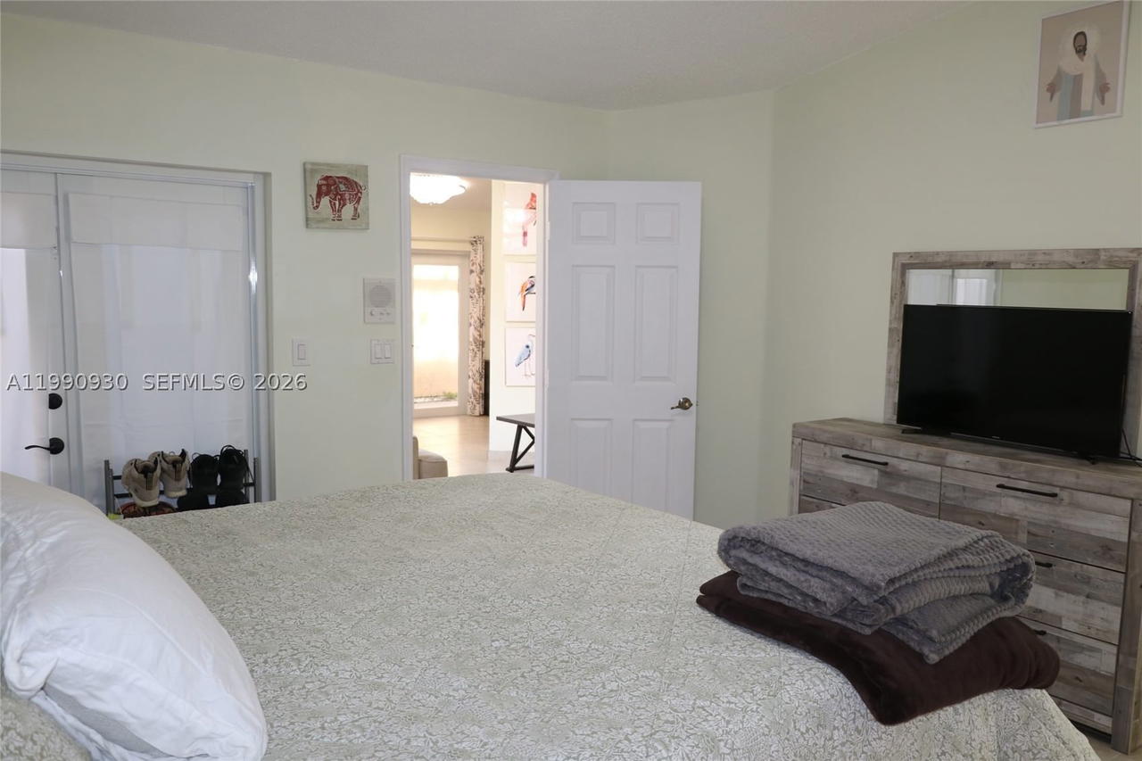 Real estate property located at 12347 145th St, Miami-dade, Woods Lake, Miami, FL
