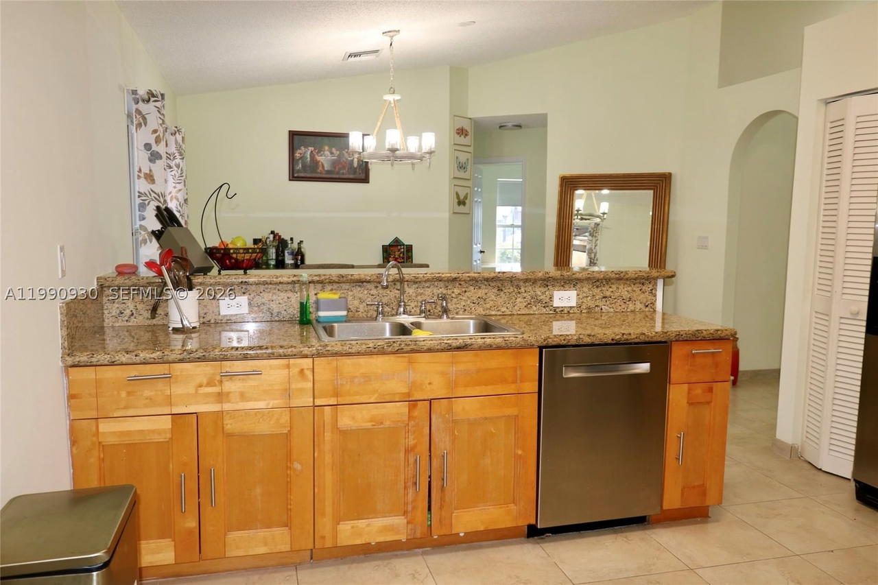 Real estate property located at 12347 145th St, Miami-dade, Woods Lake, Miami, FL