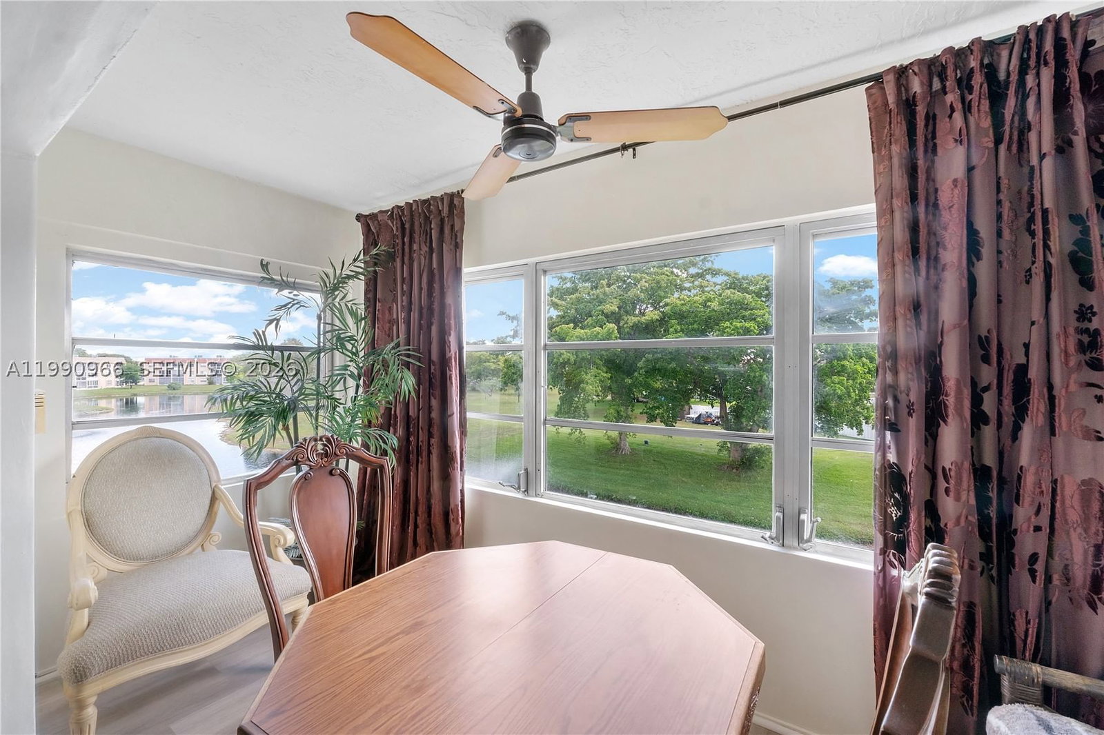 Real estate property located at 9201 Sunrise Lakes Blvd #304, Broward, Sunrise Lakes 108 Condo, Sunrise, FL