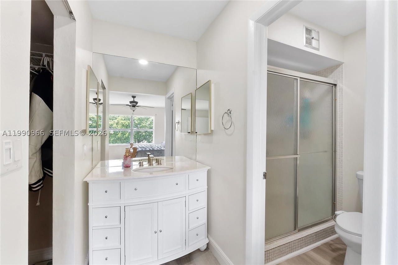 Real estate property located at 9201 Sunrise Lakes Blvd #304, Broward, Sunrise Lakes 108 Condo, Sunrise, FL