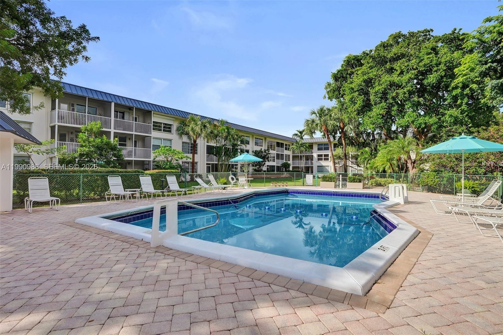 Real estate property located at 4025 Federal Hwy #213B, Broward, Kings Park Garden Apts Co, Oakland Park, FL