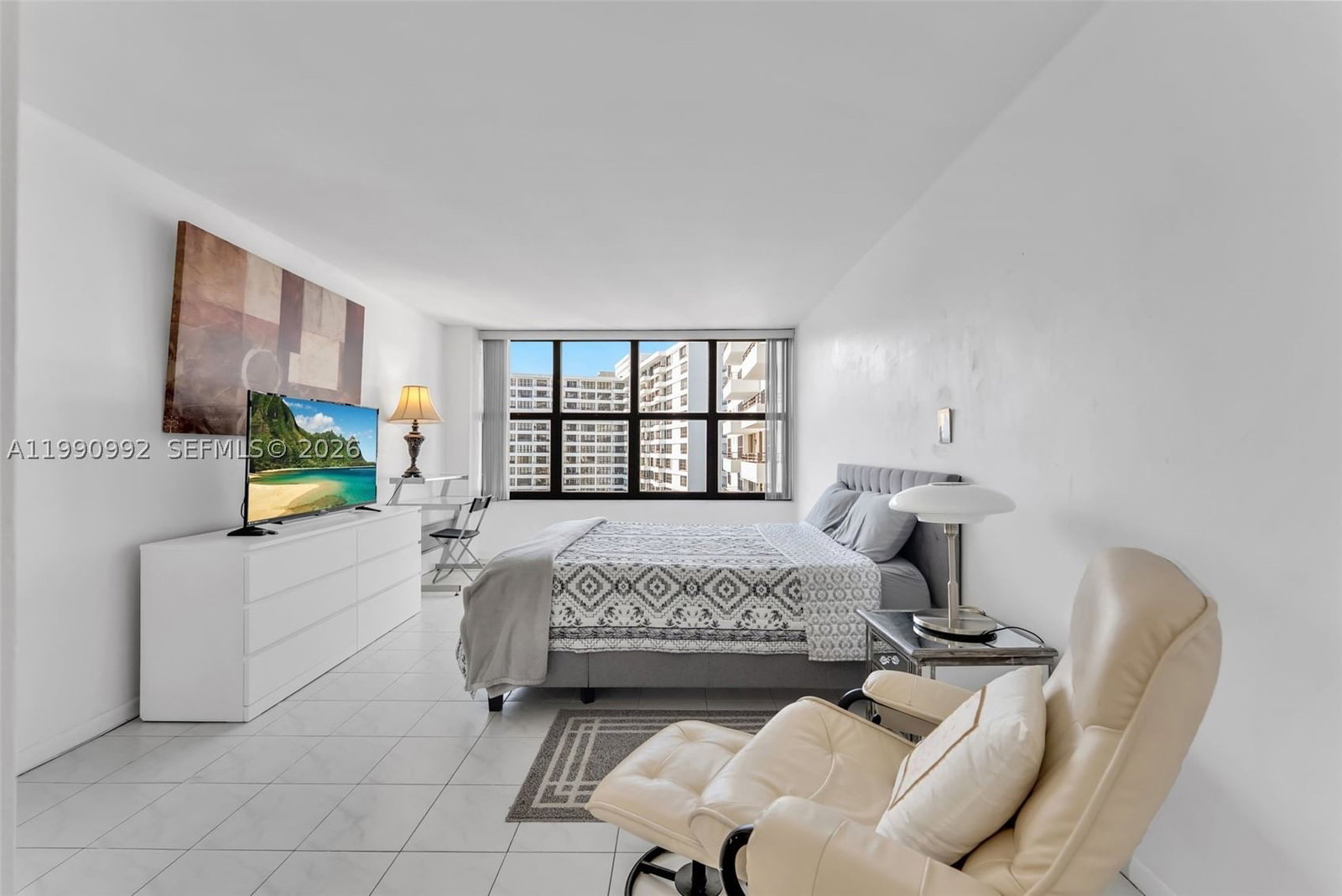 Real estate property located at 2500 PARKVIEW DR #1418, Broward, Olympus Condo, Hallandale Beach, FL