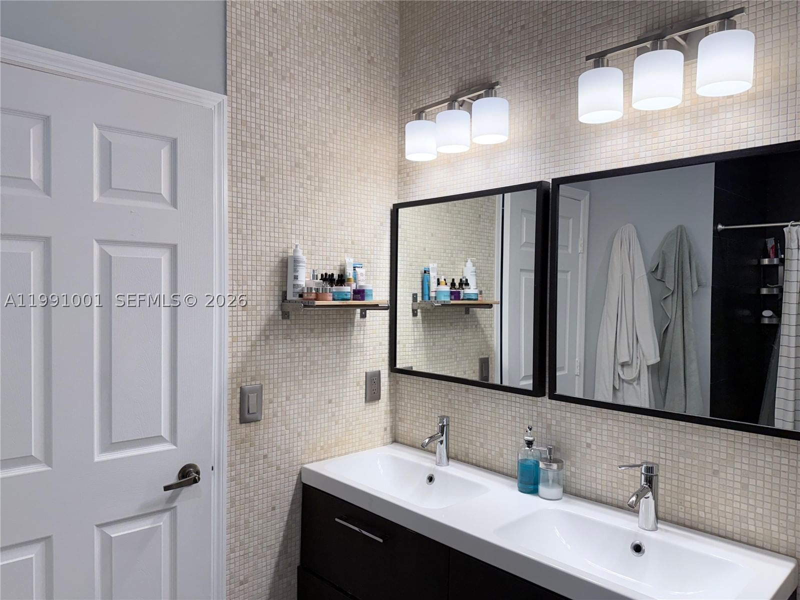 Real estate property located at 7809 114th Path, Miami-dade, Doral Isles North Sec Two, Doral, FL