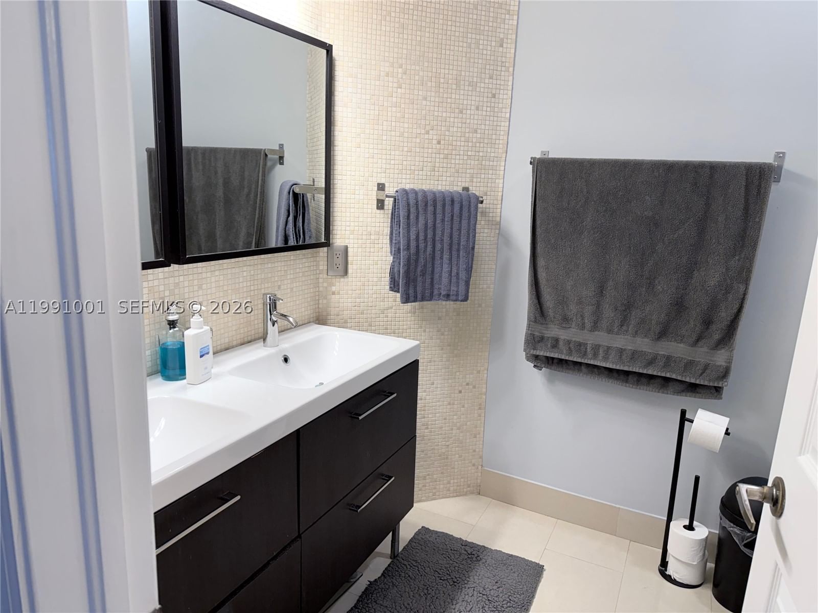 Real estate property located at 7809 114th Path, Miami-dade, Doral Isles North Sec Two, Doral, FL