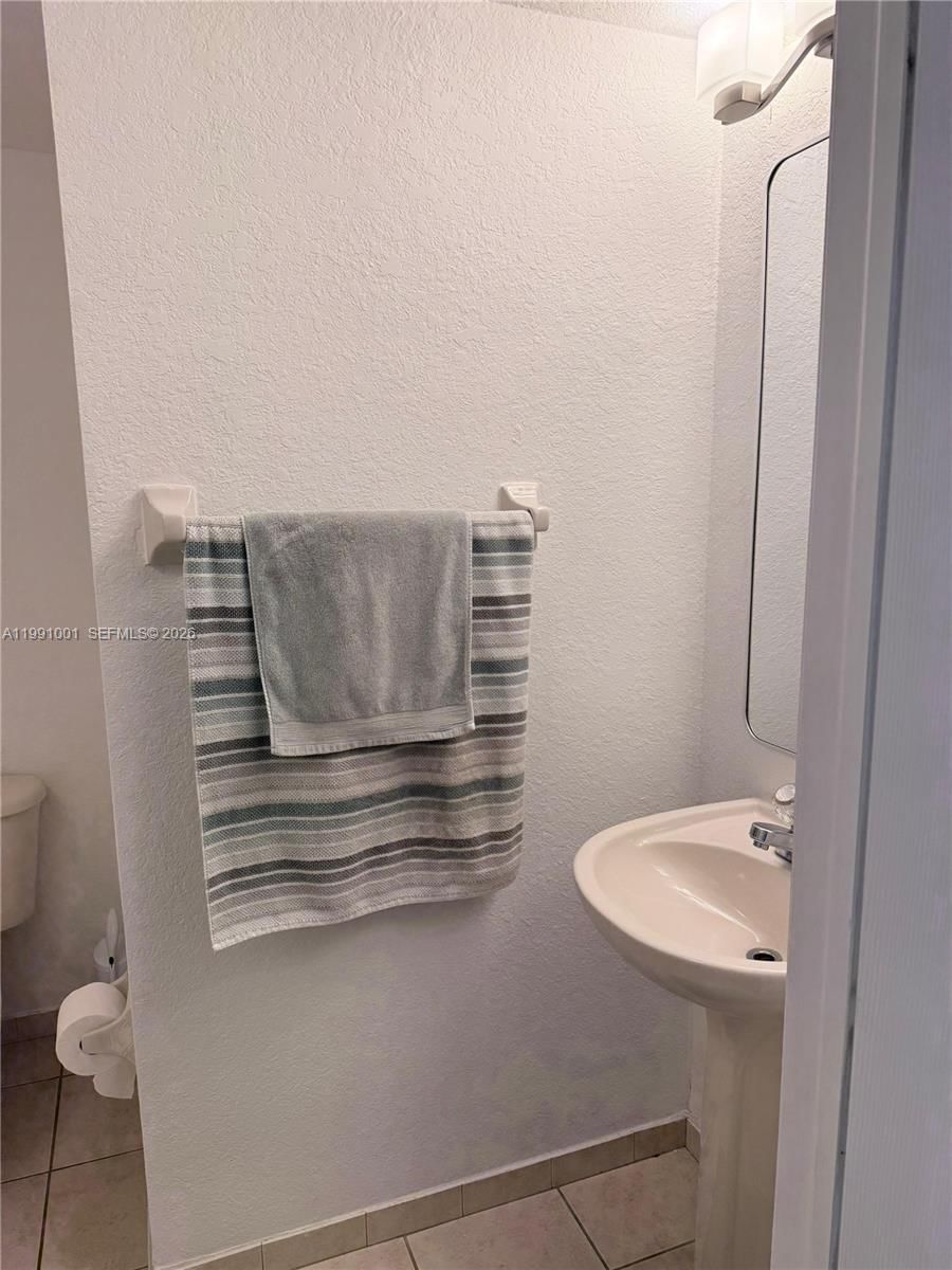 Real estate property located at 7809 114th Path, Miami-dade, Doral Isles North Sec Two, Doral, FL