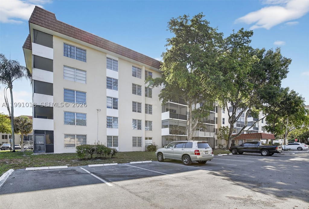 Real estate property located at 4172 Inverrary Dr #503, Broward, Manors Of Inverrary I-7, Lauderhill, FL