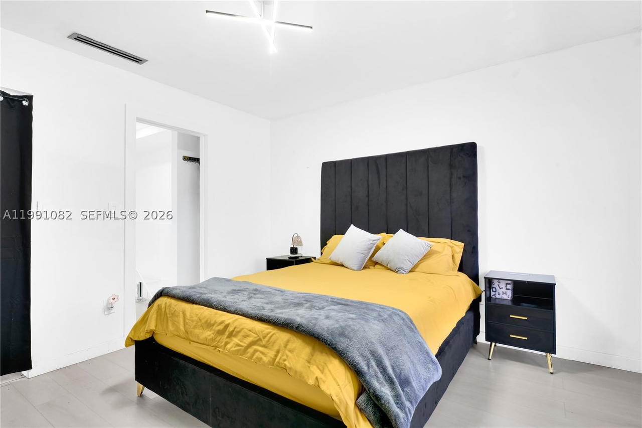 Real estate property located at 5362 24th Ave #117, Miami-dade, J R Condo Ph I, Hialeah, FL