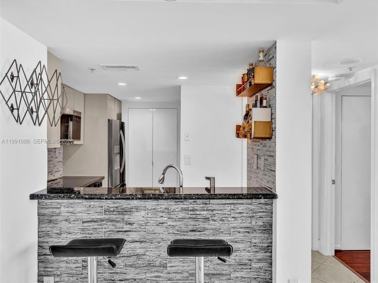 Real estate property located at 650 West Ave #1605, Miami-dade, The Floridian Condo, Miami Beach, FL