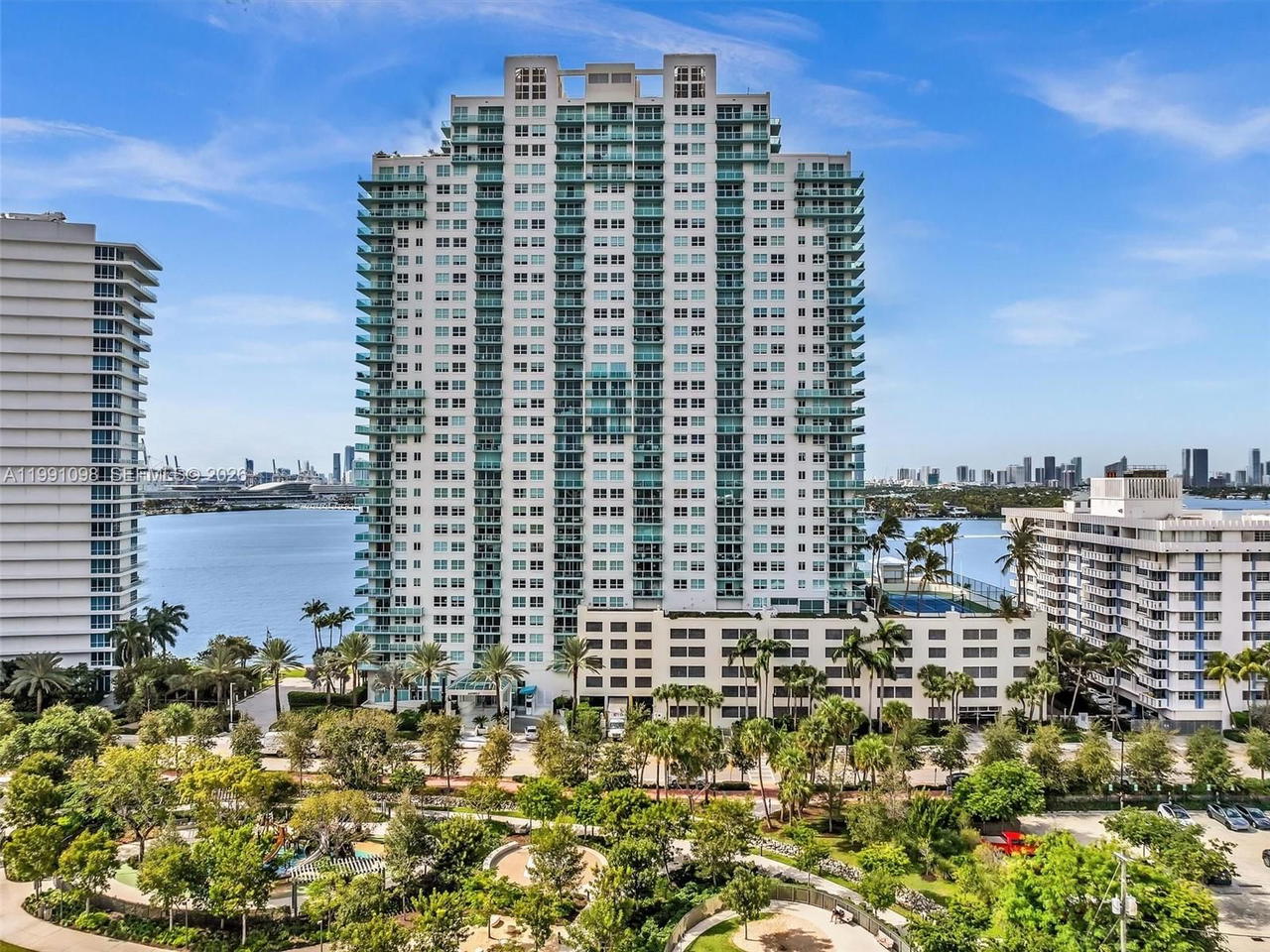 Real estate property located at 650 West Ave #1605, Miami-dade, The Floridian Condo, Miami Beach, FL