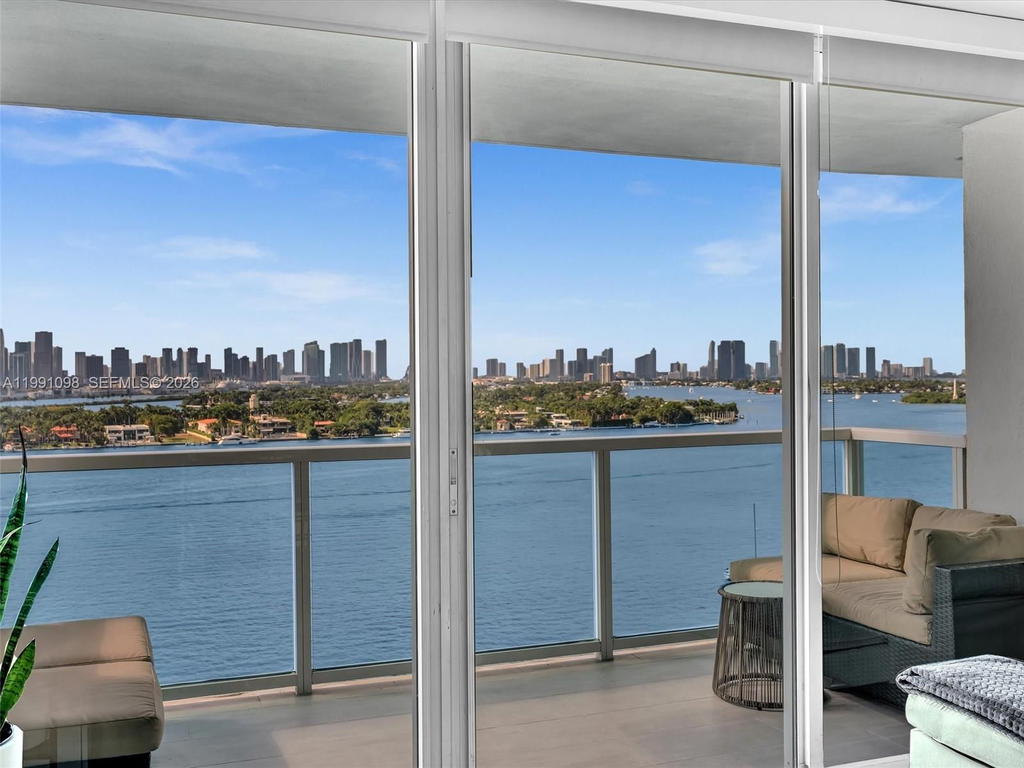 Real estate property located at 650 West Ave #1605, Miami-dade, The Floridian Condo, Miami Beach, FL