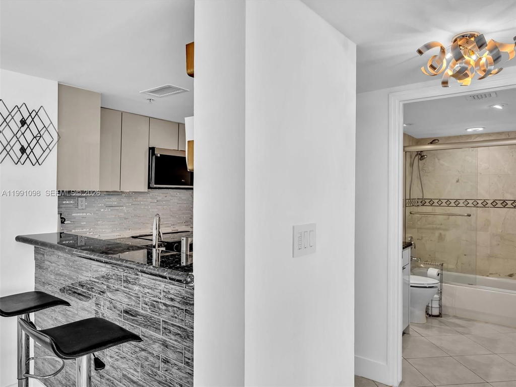 Real estate property located at 650 West Ave #1605, Miami-dade, The Floridian Condo, Miami Beach, FL